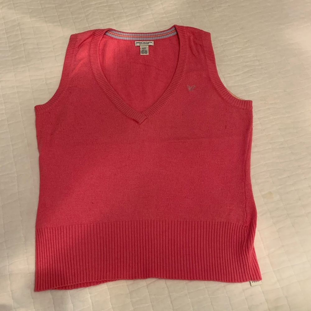 XS American Eagle pink sweater vest